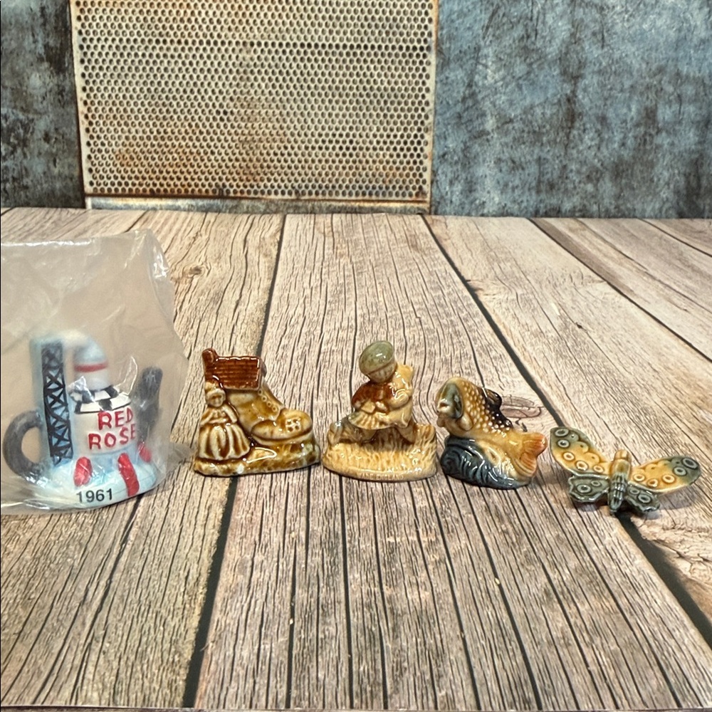 Set of 5 Red Rose Wade Whimsies Group #3